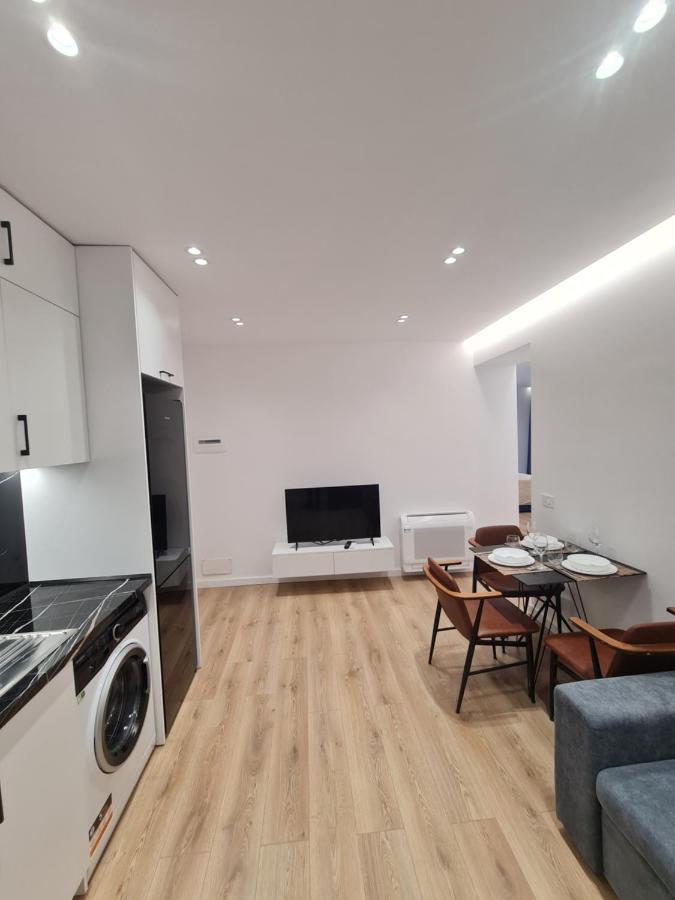 Am Luxury Apartment 티라나 외부 사진